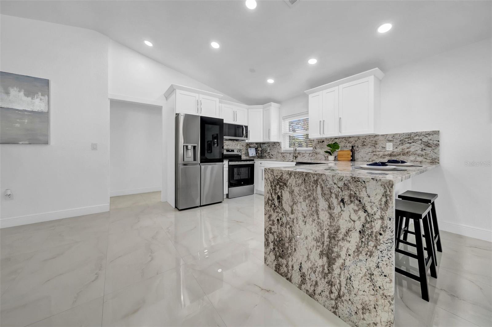 2020 58TH AVE S, ST PETERSBURG, FL — photo 4
