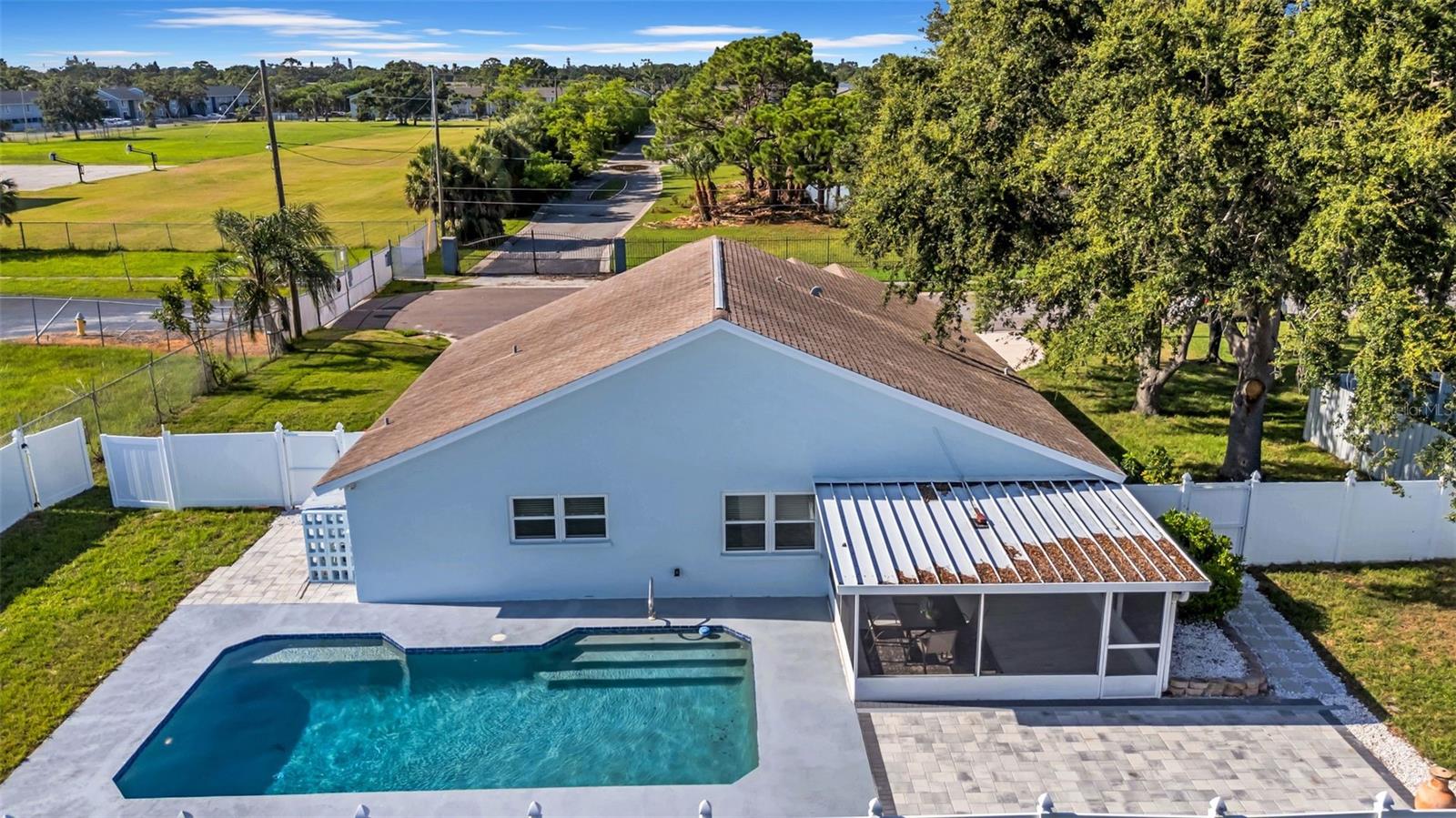 2020 58TH AVE S, ST PETERSBURG, FL — photo 38