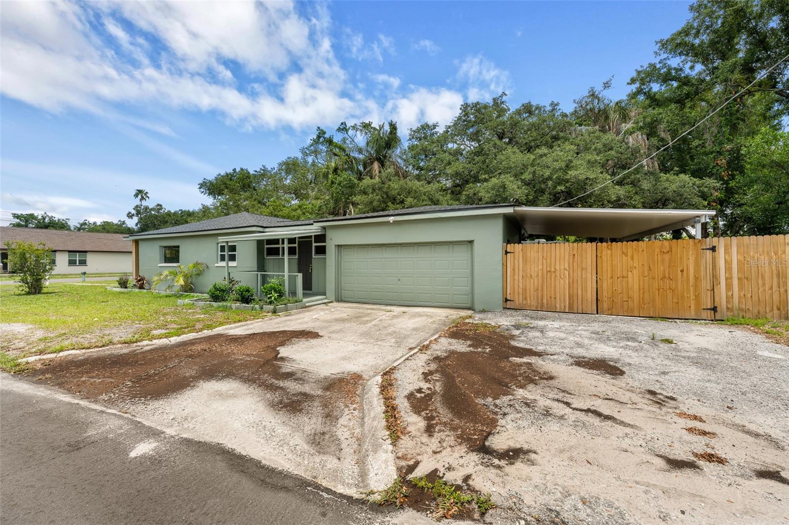 2001 E POWHATAN AVE, TAMPA, FL — photo 44