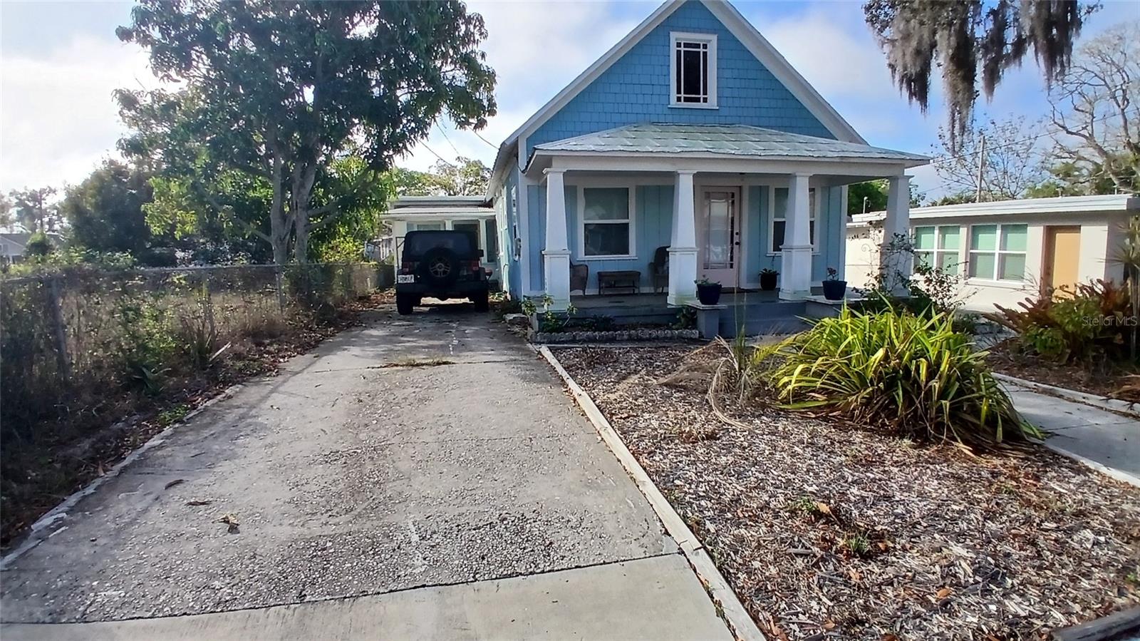 542 DIVISION ST, TARPON SPRINGS, FL — photo 2