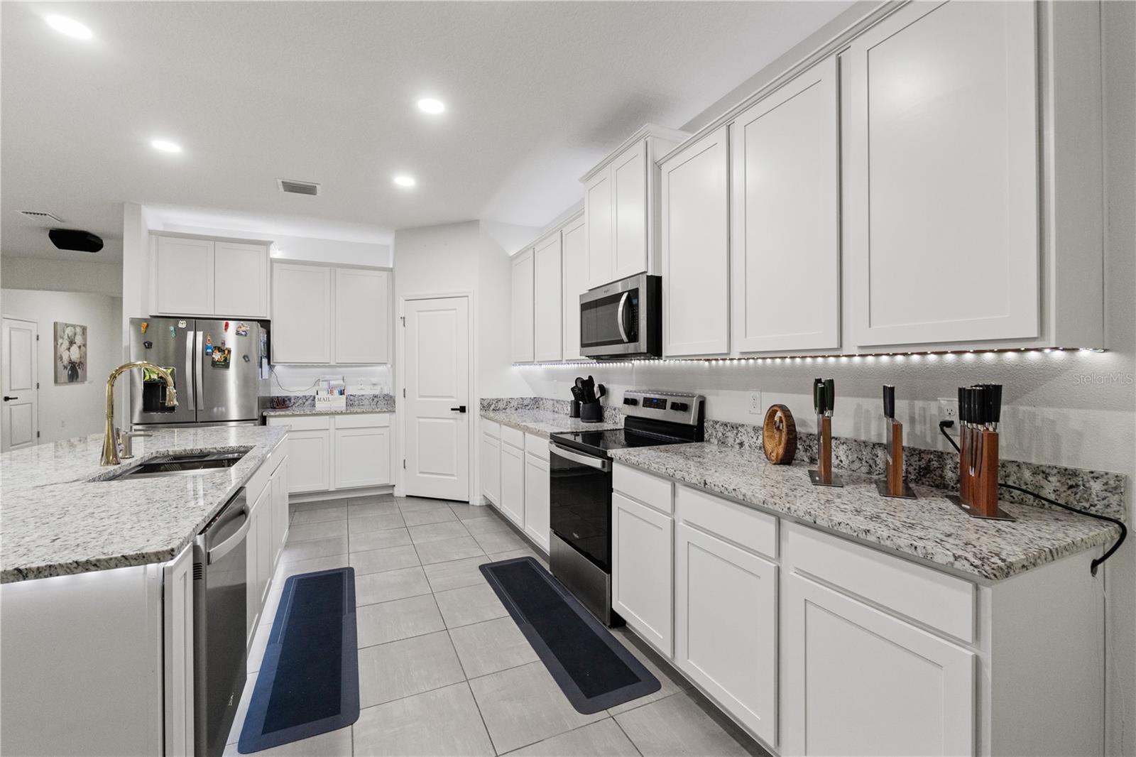 3763 AUTUMN AMBER DR, SPRING HILL, FL — photo 43