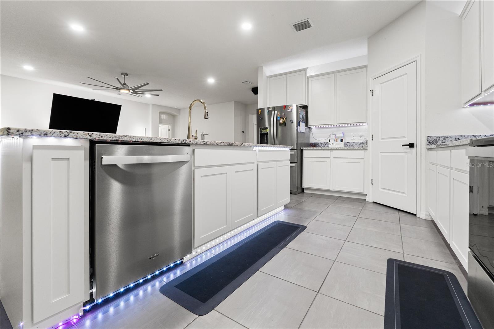 3763 AUTUMN AMBER DR, SPRING HILL, FL — photo 44