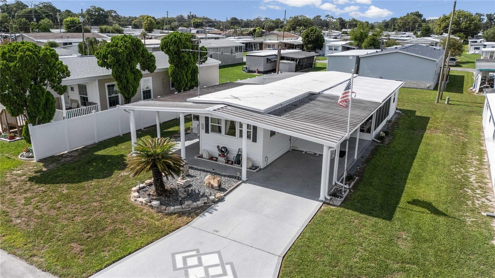 37250 BEVERLY AVE, ZEPHYRHILLS, FL — photo 22