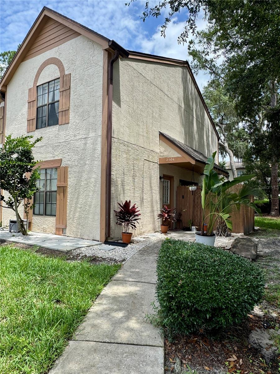 2504 BRIGADOON DR, CLEARWATER, FL