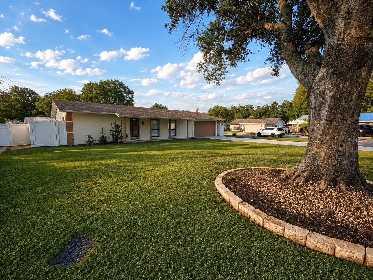 1210 BRANDA VISTA DR, BRANDON, FL — photo 2