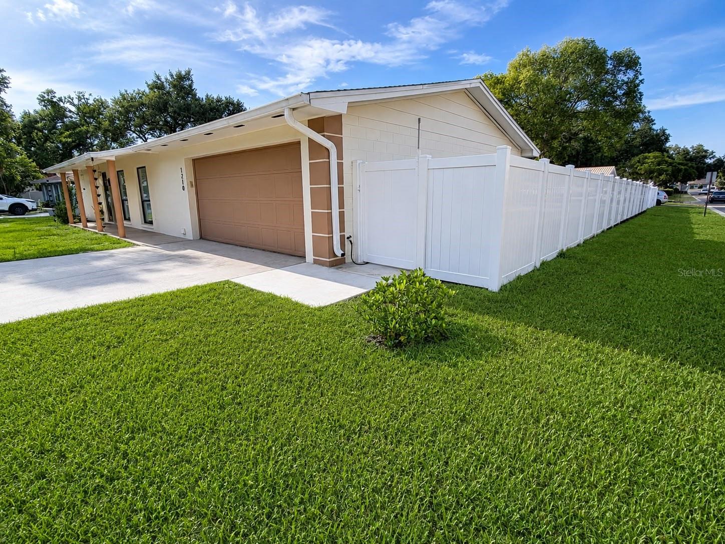 1210 BRANDA VISTA DR, BRANDON, FL — photo 4