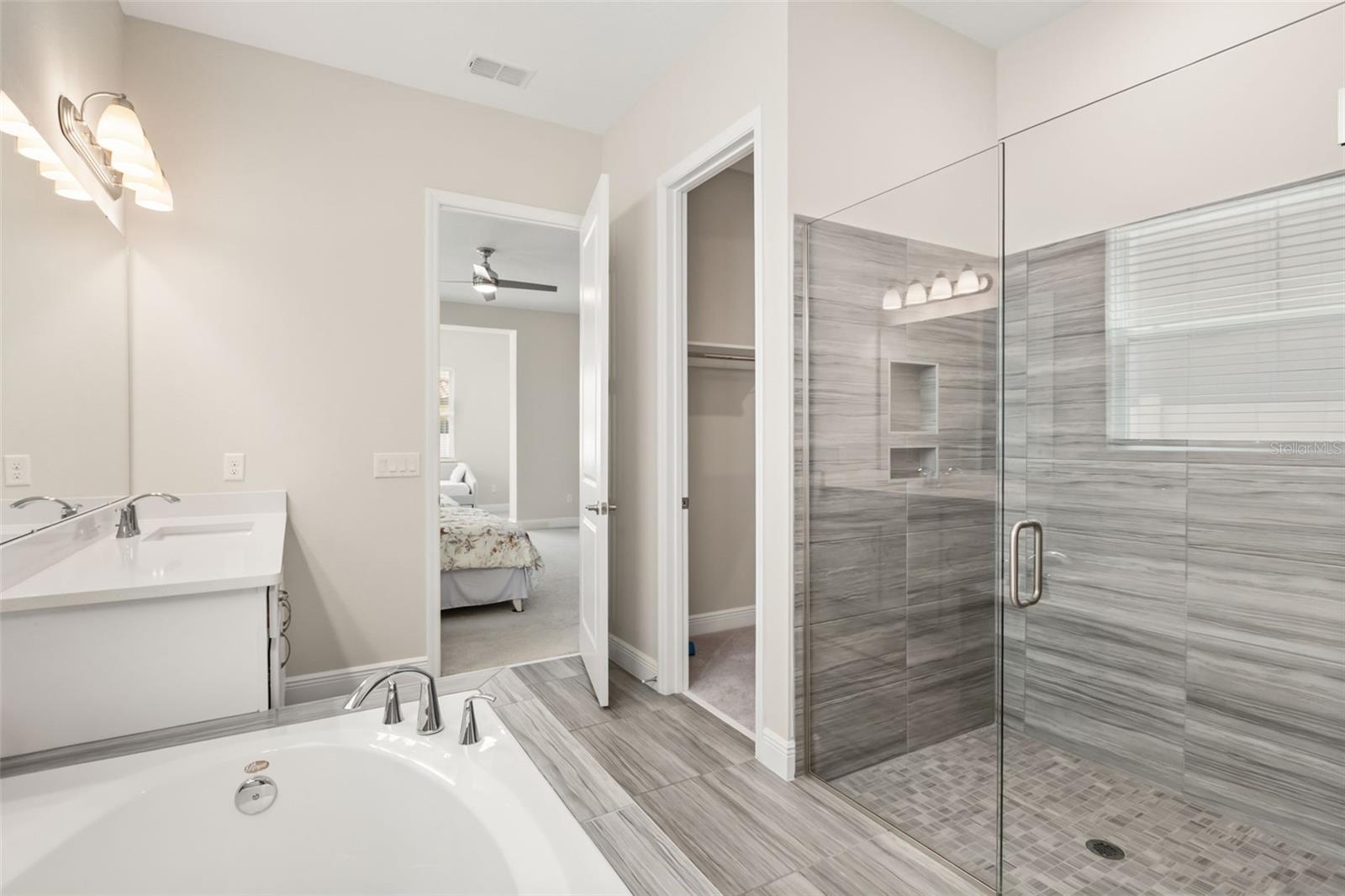 8373 LUDINGTON CIR, ORLANDO, FL — photo 50