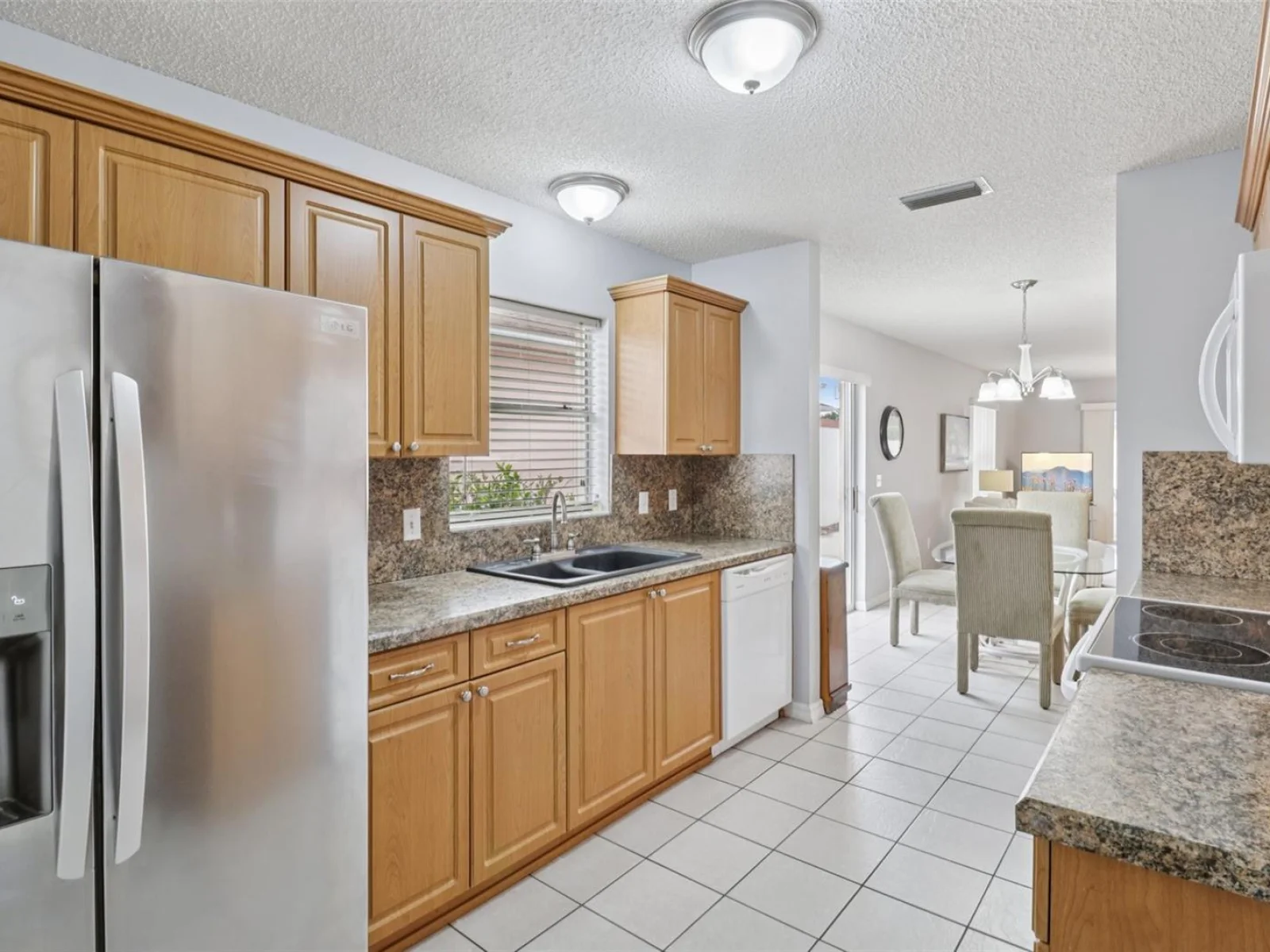 914 MENDOZA BLVD, LADY LAKE, FL — photo 11