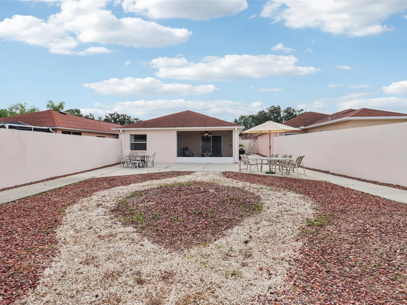 914 MENDOZA BLVD, LADY LAKE, FL — photo 21