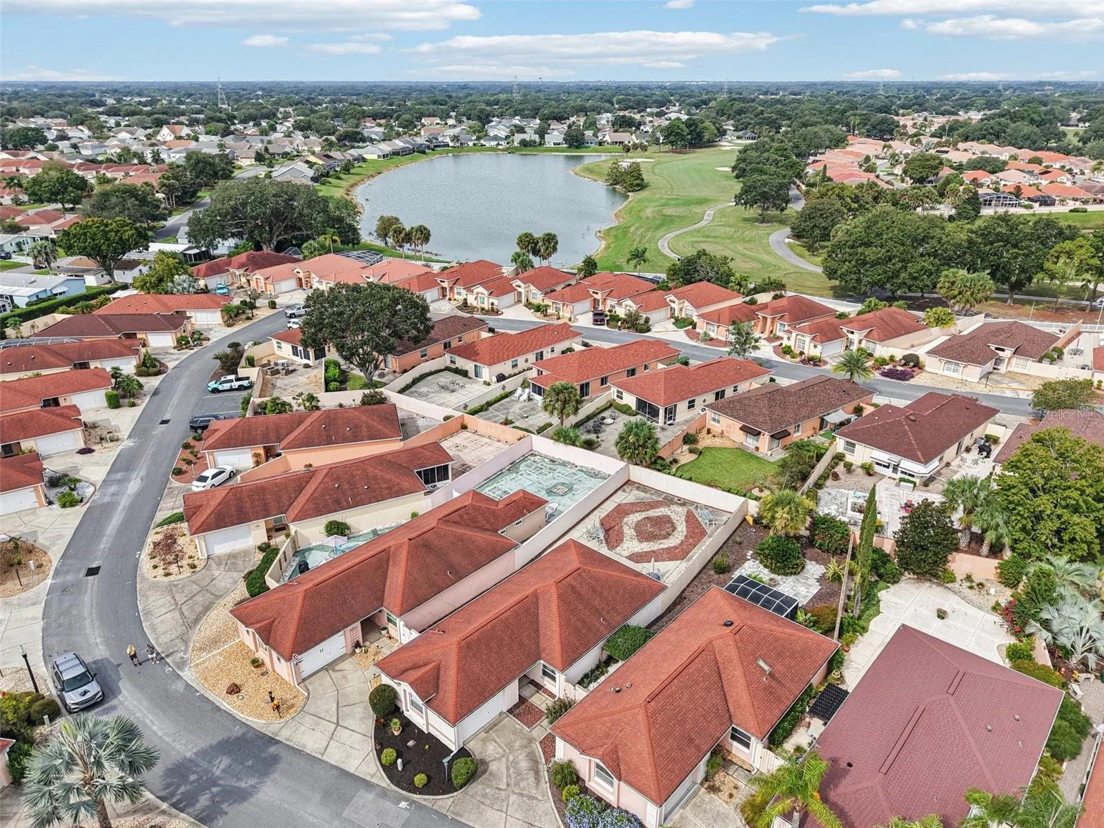 914 MENDOZA BLVD, LADY LAKE, FL — photo 35