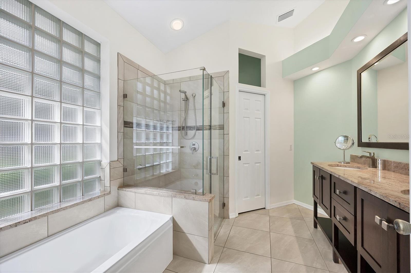 7916 HAMPTON CT, UNIVERSITY PARK, FL — photo 22