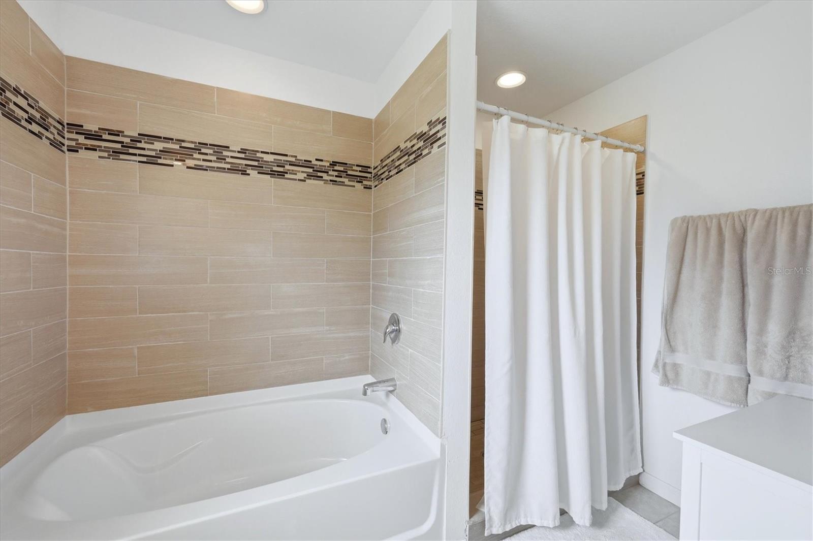 150 BAYTREE DR, ROTONDA WEST, FL — photo 21
