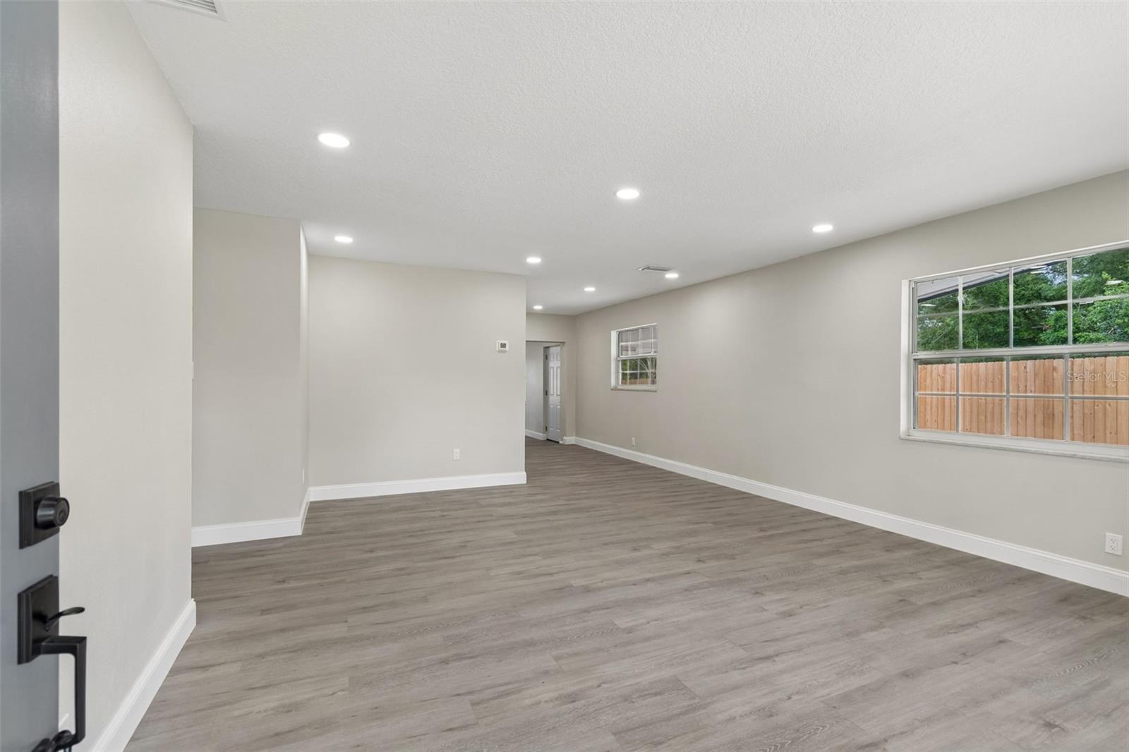 6532 S WEST SHORE CIR, TAMPA, FL — photo 3