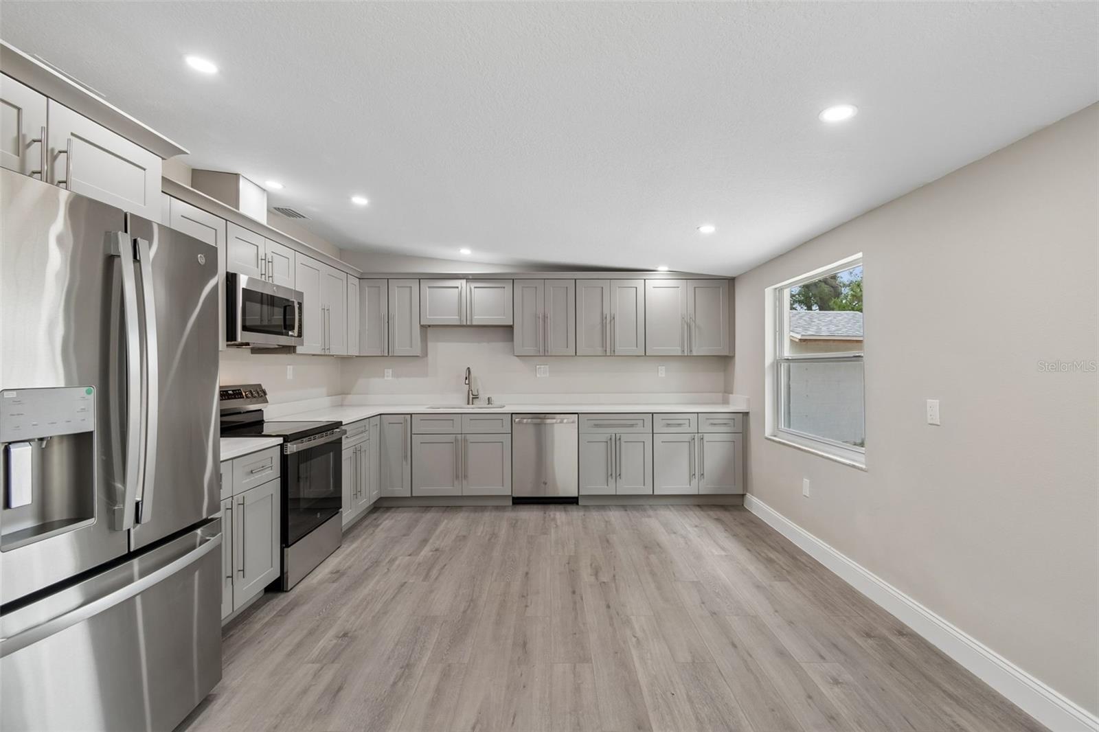 6532 S WEST SHORE CIR, TAMPA, FL — photo 6