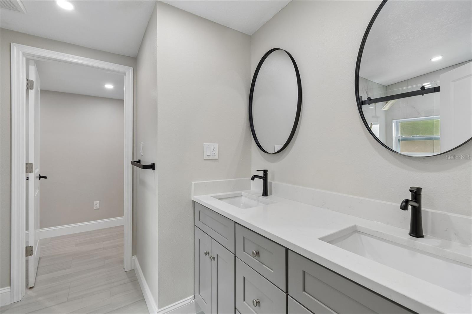 6532 S WEST SHORE CIR, TAMPA, FL — photo 18