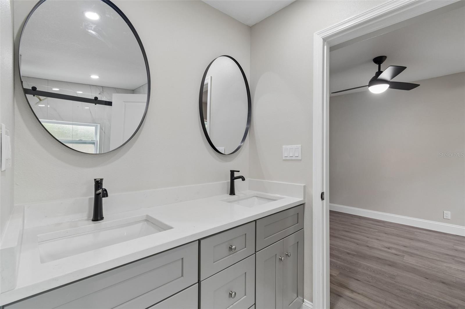 6532 S WEST SHORE CIR, TAMPA, FL — photo 19