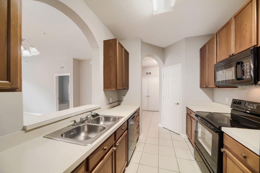2484 SAN TECLA ST #204, ORLANDO, FL — photo 11