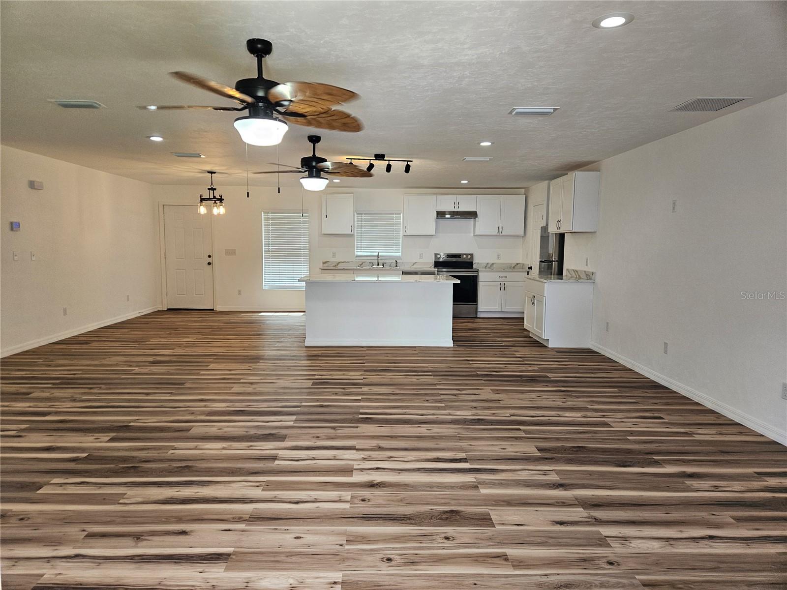 51 NE 10TH ST, WILLISTON, FL — photo 8