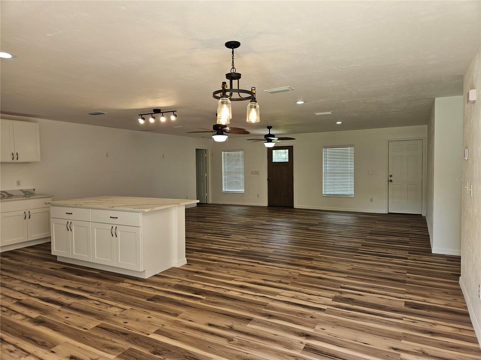 51 NE 10TH ST, WILLISTON, FL — photo 9