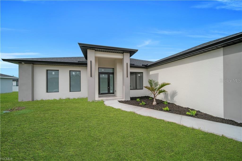 2507 39TH ST SW, LEHIGH ACRES, FL — photo 2