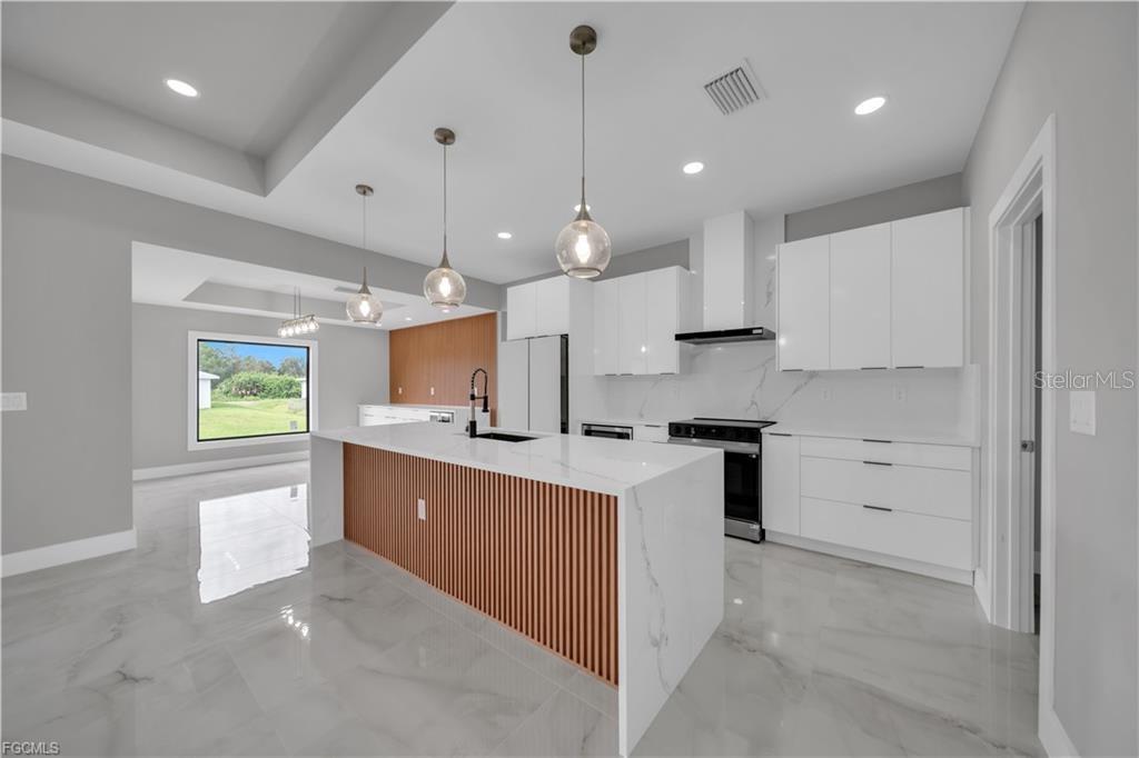 2507 39TH ST SW, LEHIGH ACRES, FL — photo 5
