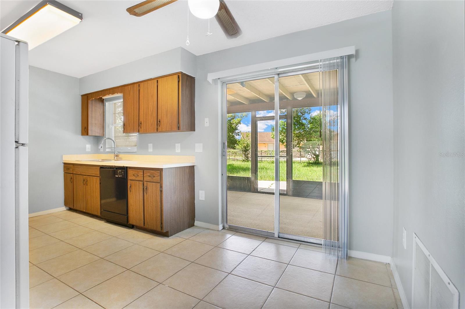 405 LONG DR, POINCIANA, FL — photo 6