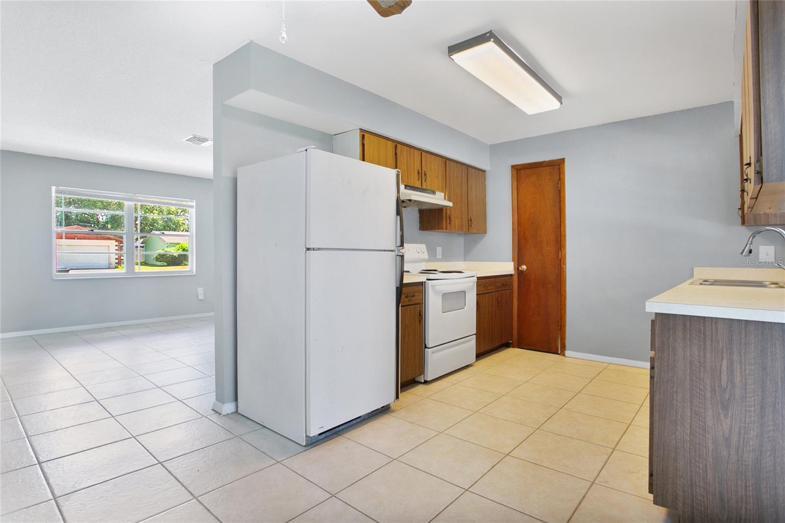 405 LONG DR, POINCIANA, FL — photo 8