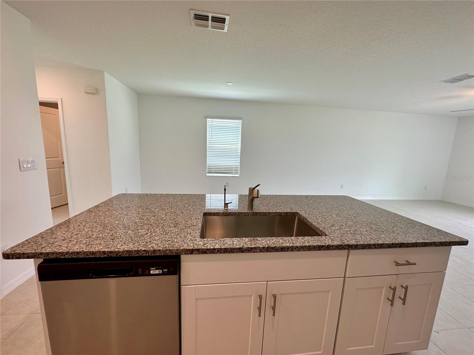 11131 RADIANT SHORE LOOP, SAN ANTONIO, FL — photo 7