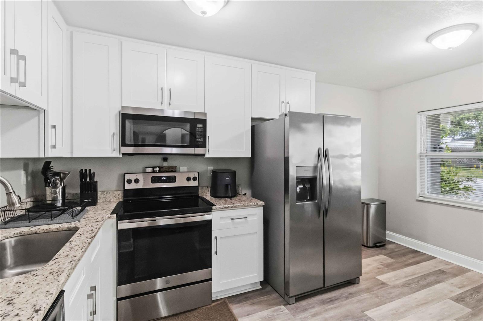 7012 40TH AVE N, ST PETERSBURG, FL — photo 2