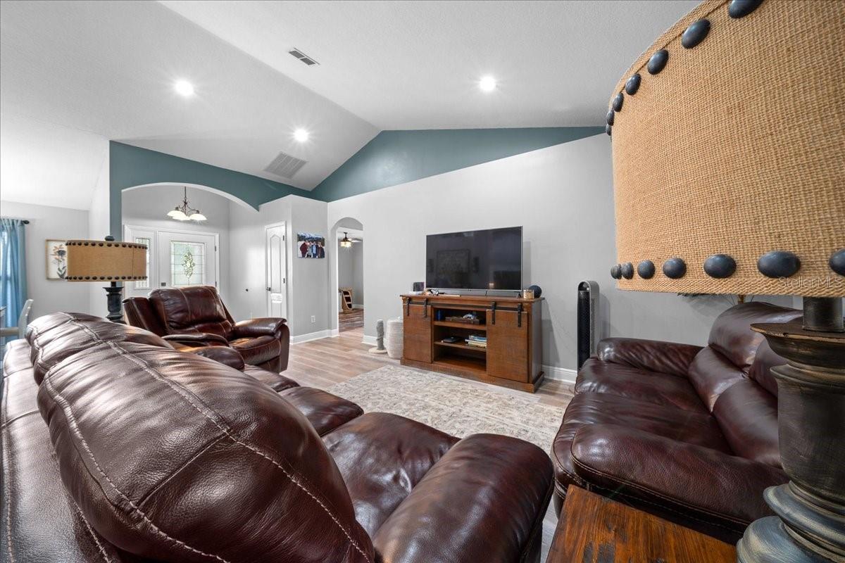 5414 SE 107TH ST, BELLEVIEW, FL — photo 36