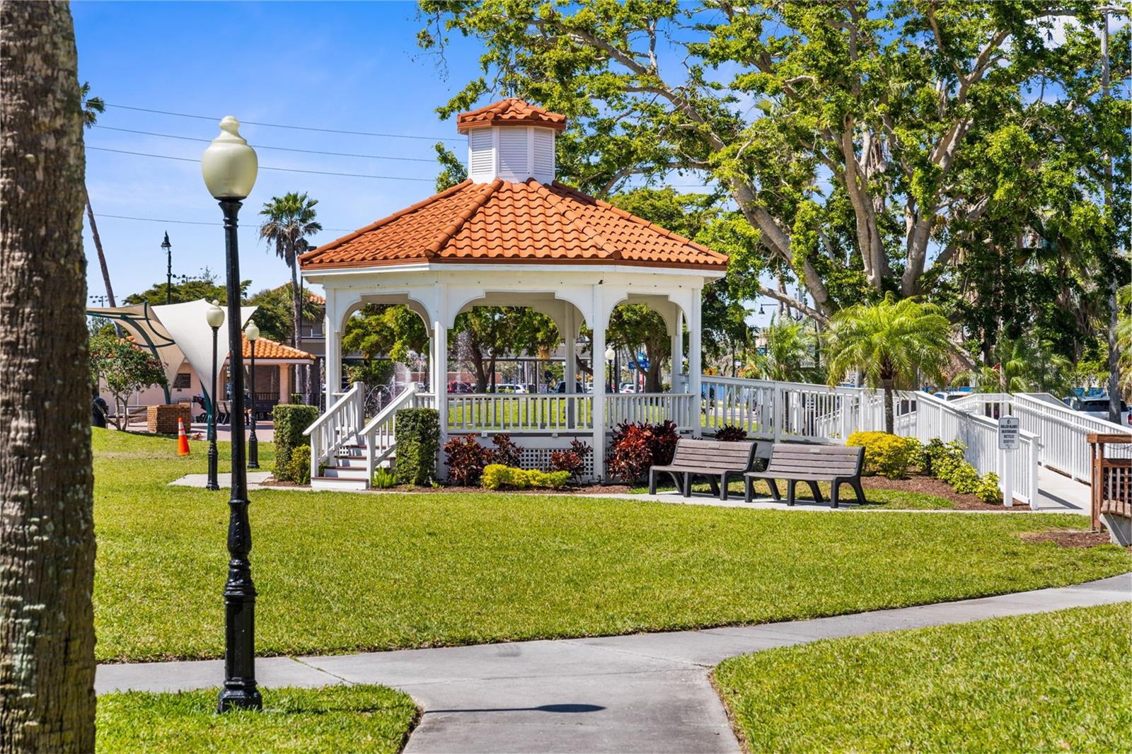 1411 STRADA D ARGENTO, VENICE, FL — photo 45