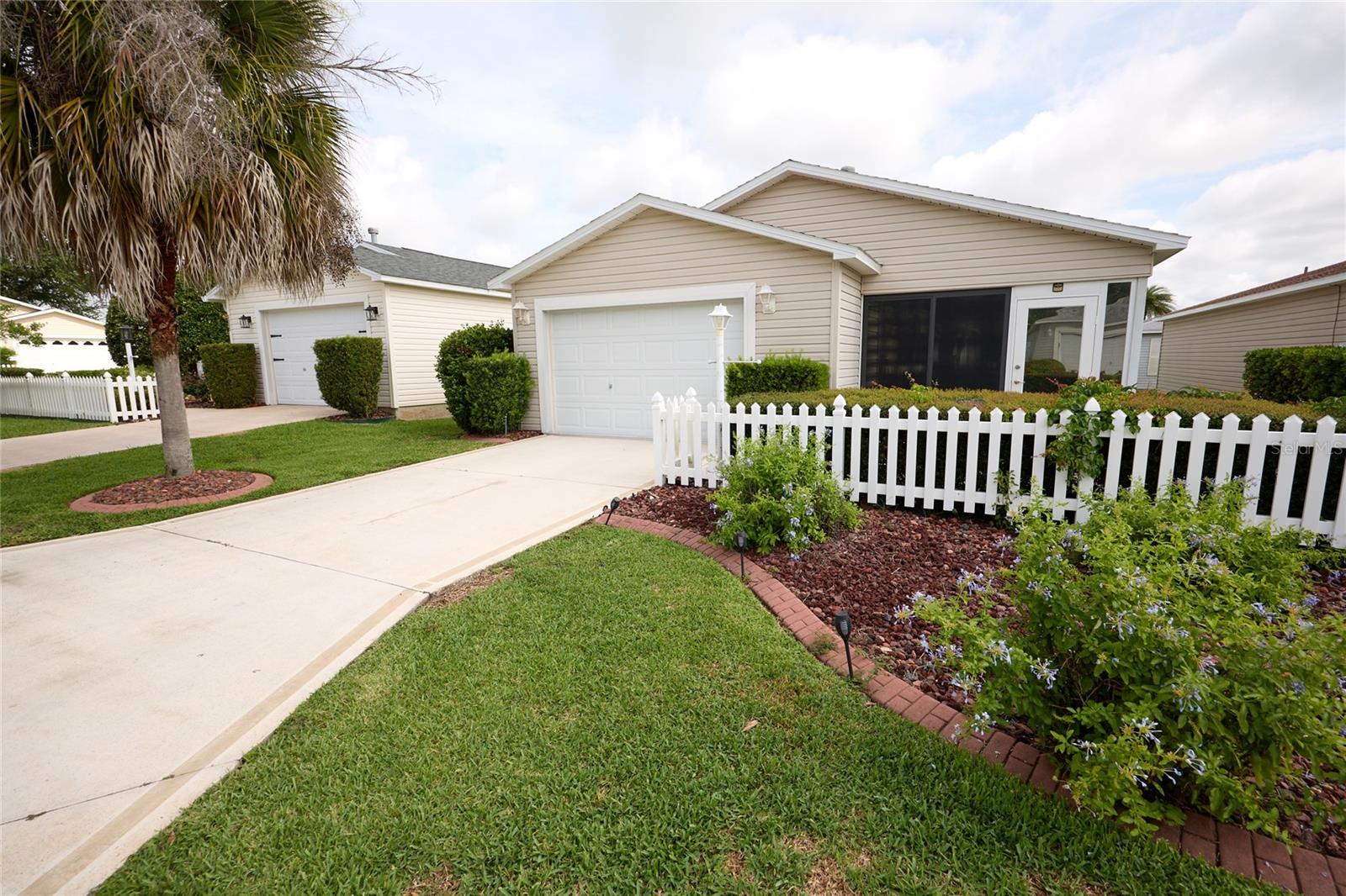2331 RILEY RD, THE VILLAGES, FL — photo 2