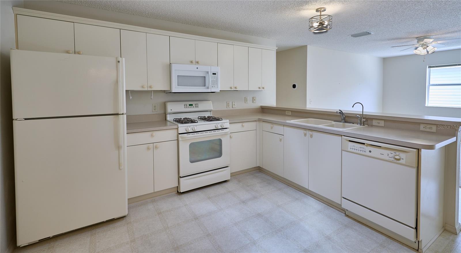 2331 RILEY RD, THE VILLAGES, FL — photo 6
