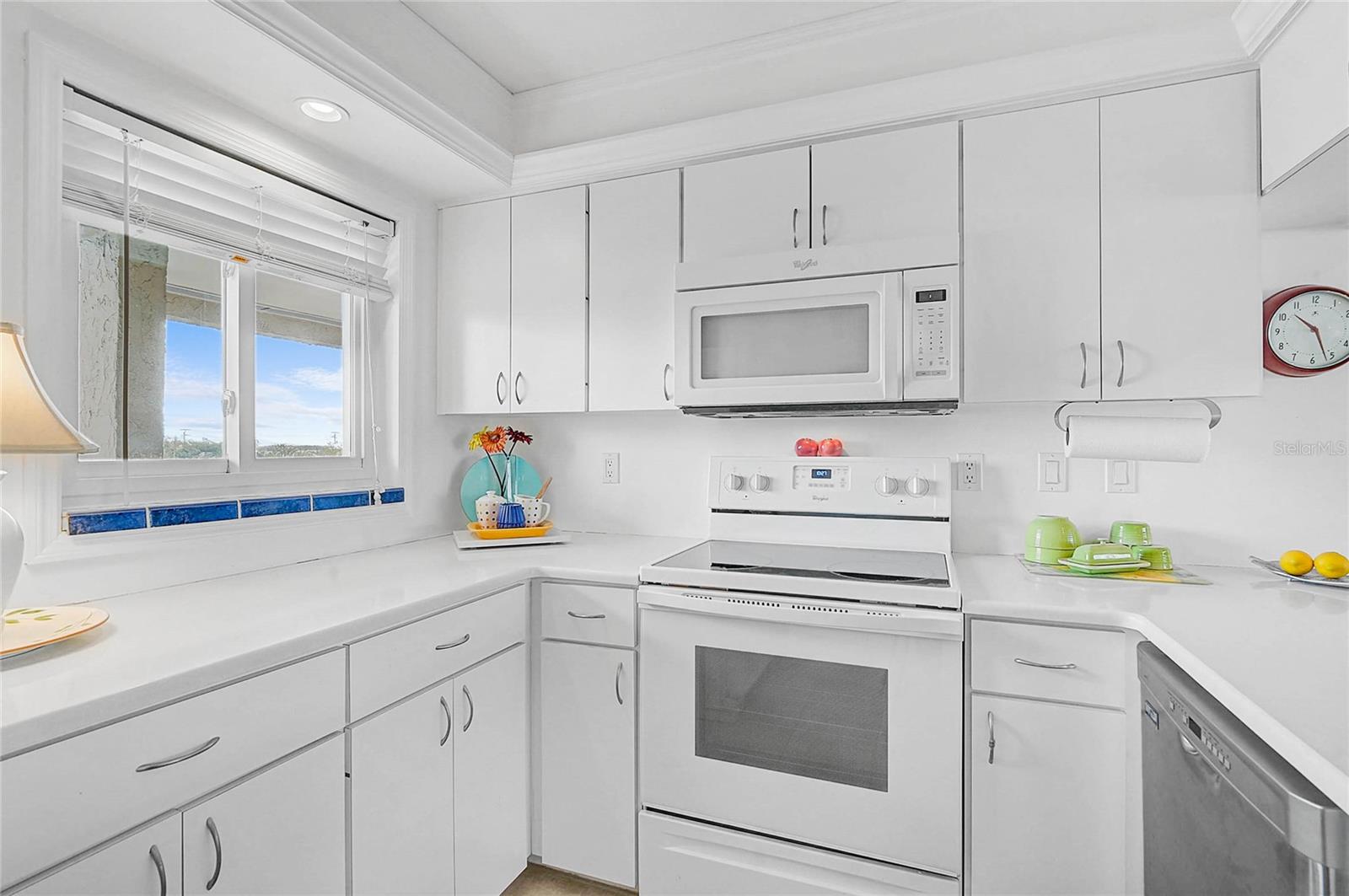 845 BENJAMIN FRANKLIN DR #402, SARASOTA, FL — photo 5