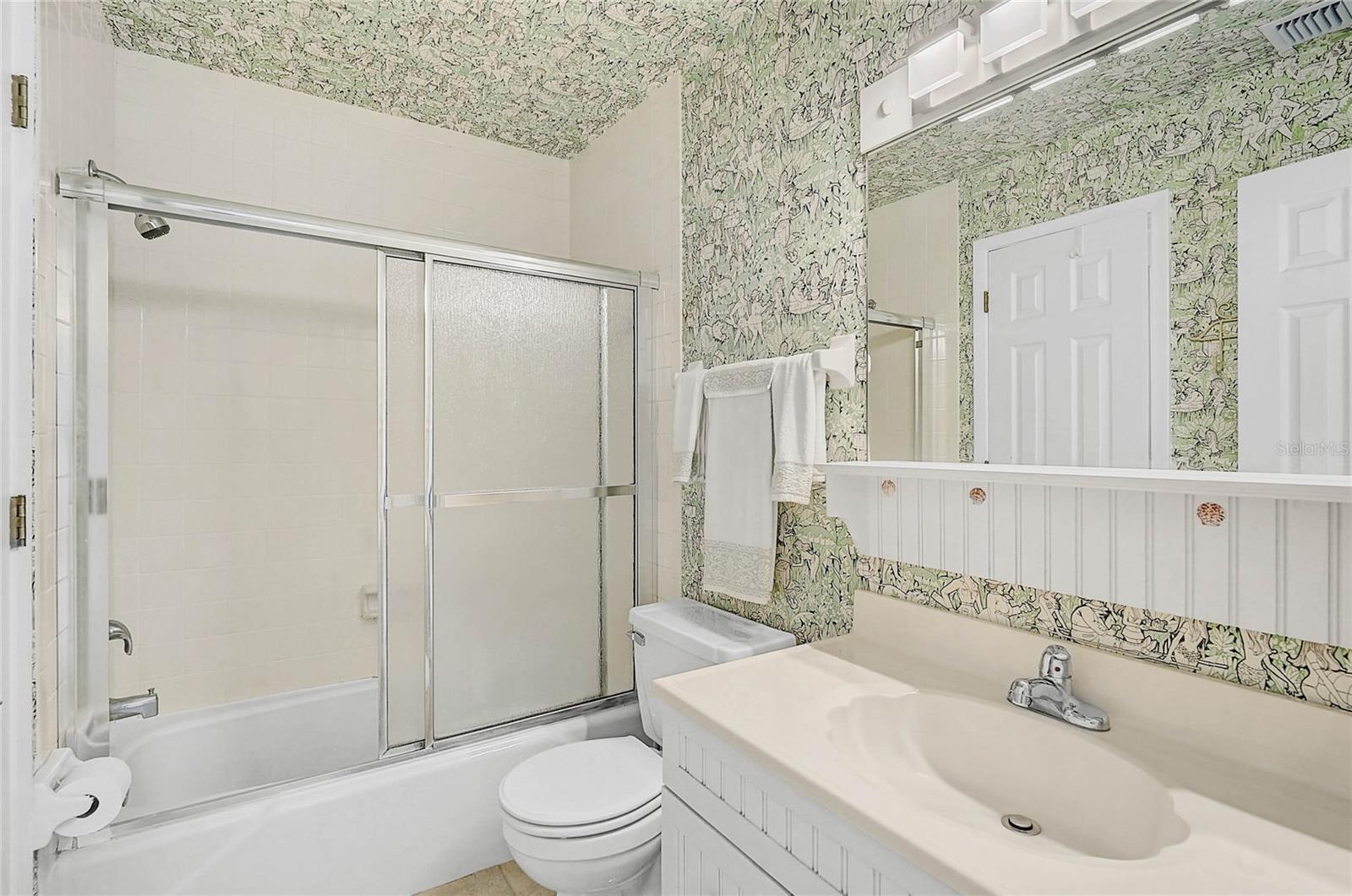 845 BENJAMIN FRANKLIN DR #402, SARASOTA, FL — photo 12