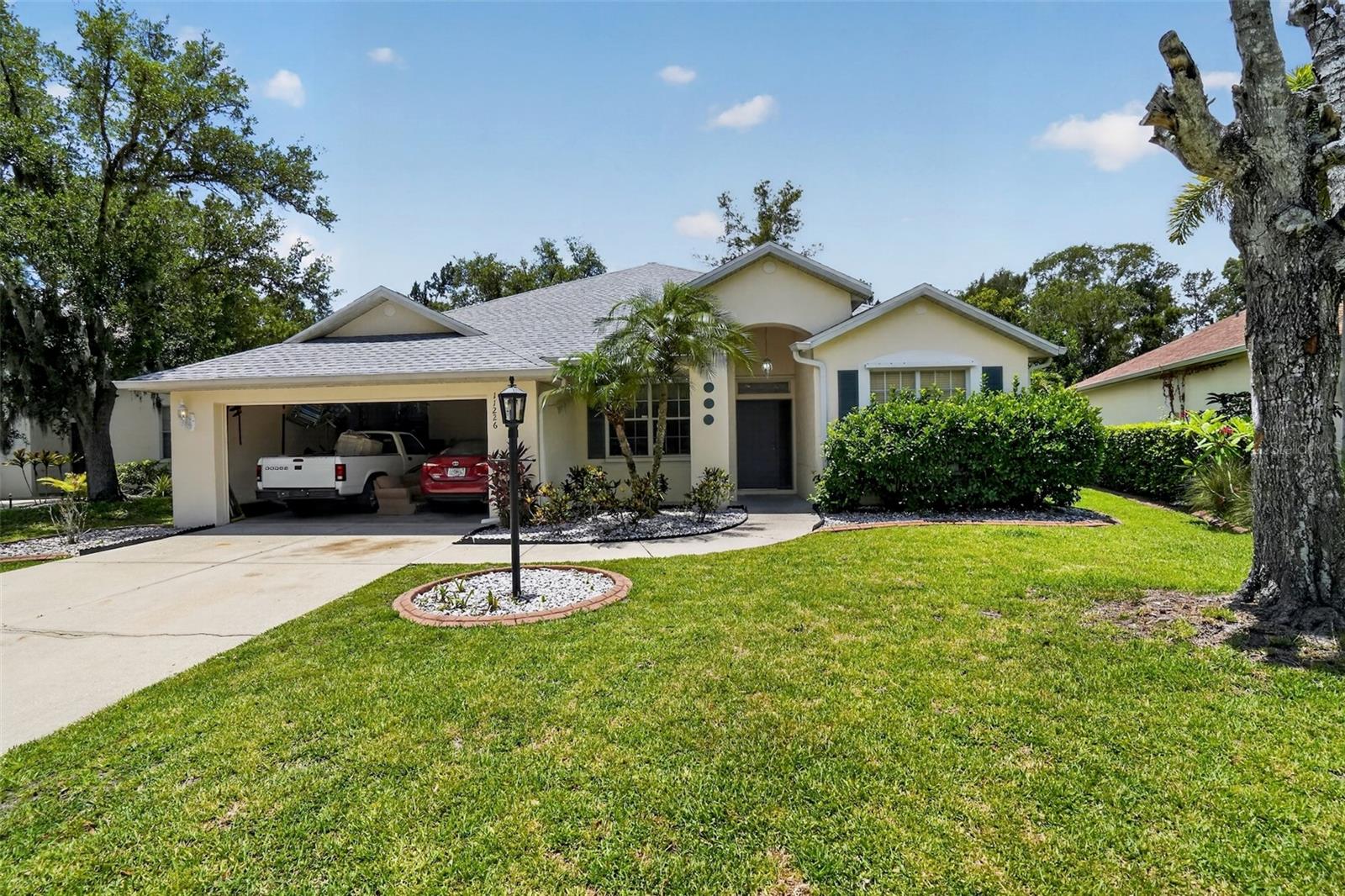 11226 PRIMROSE CIR, BRADENTON, FL — photo 2