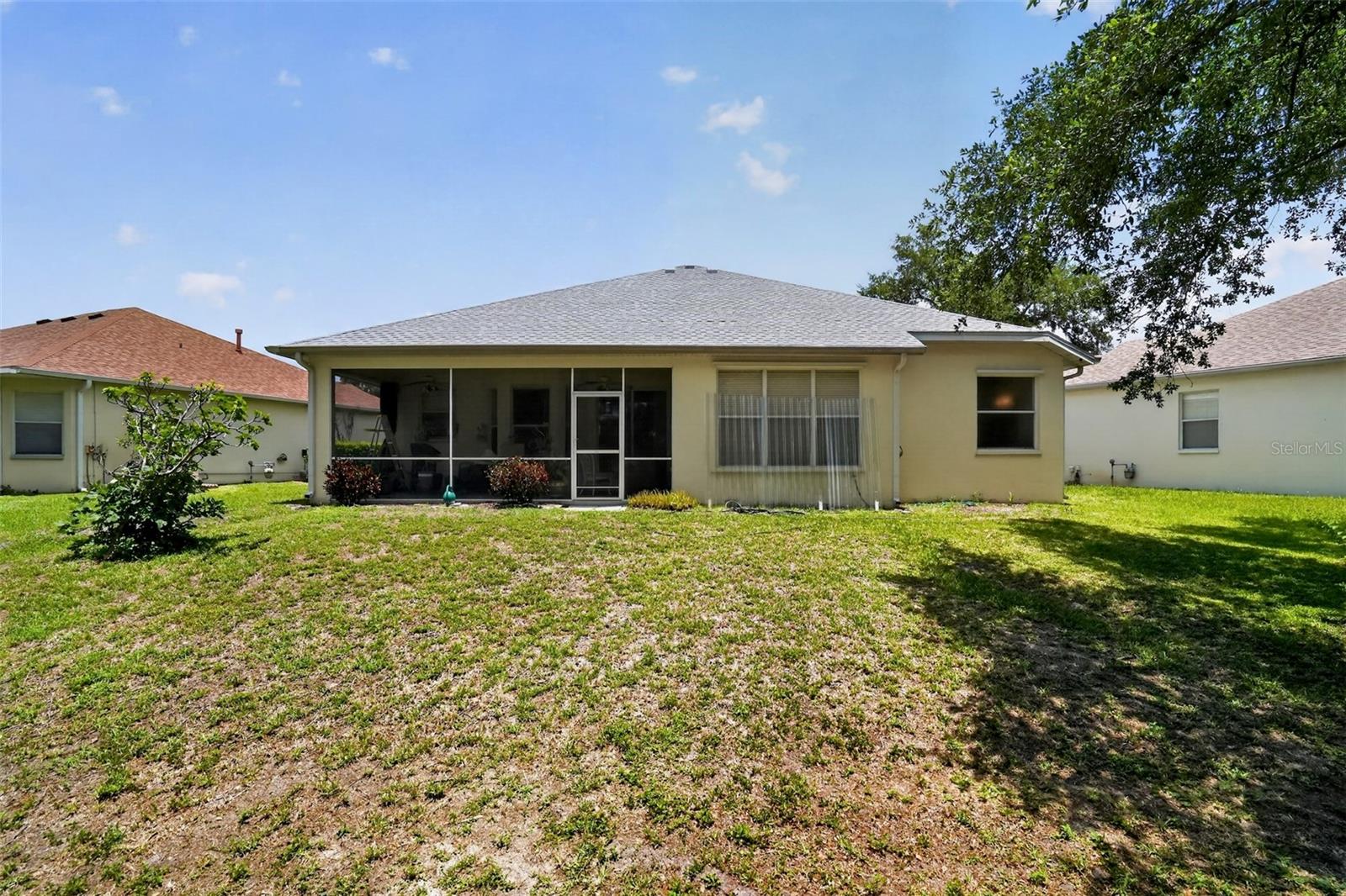 11226 PRIMROSE CIR, BRADENTON, FL — photo 12