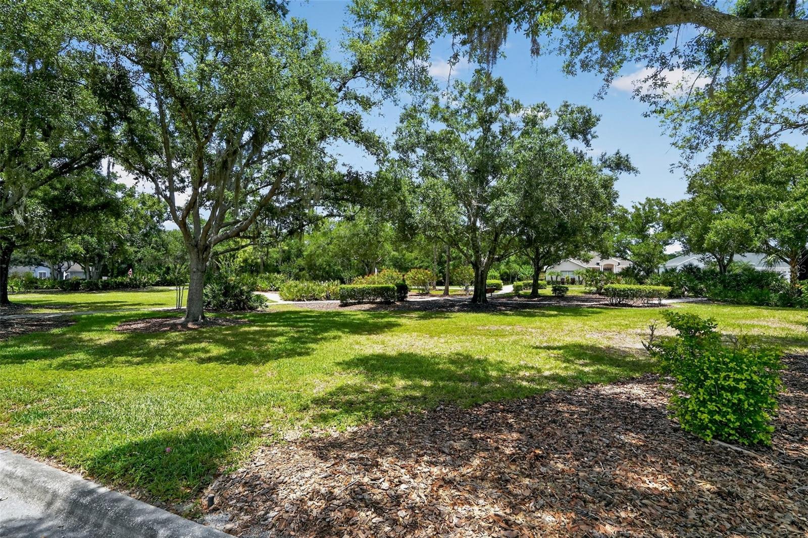 11226 PRIMROSE CIR, BRADENTON, FL — photo 15