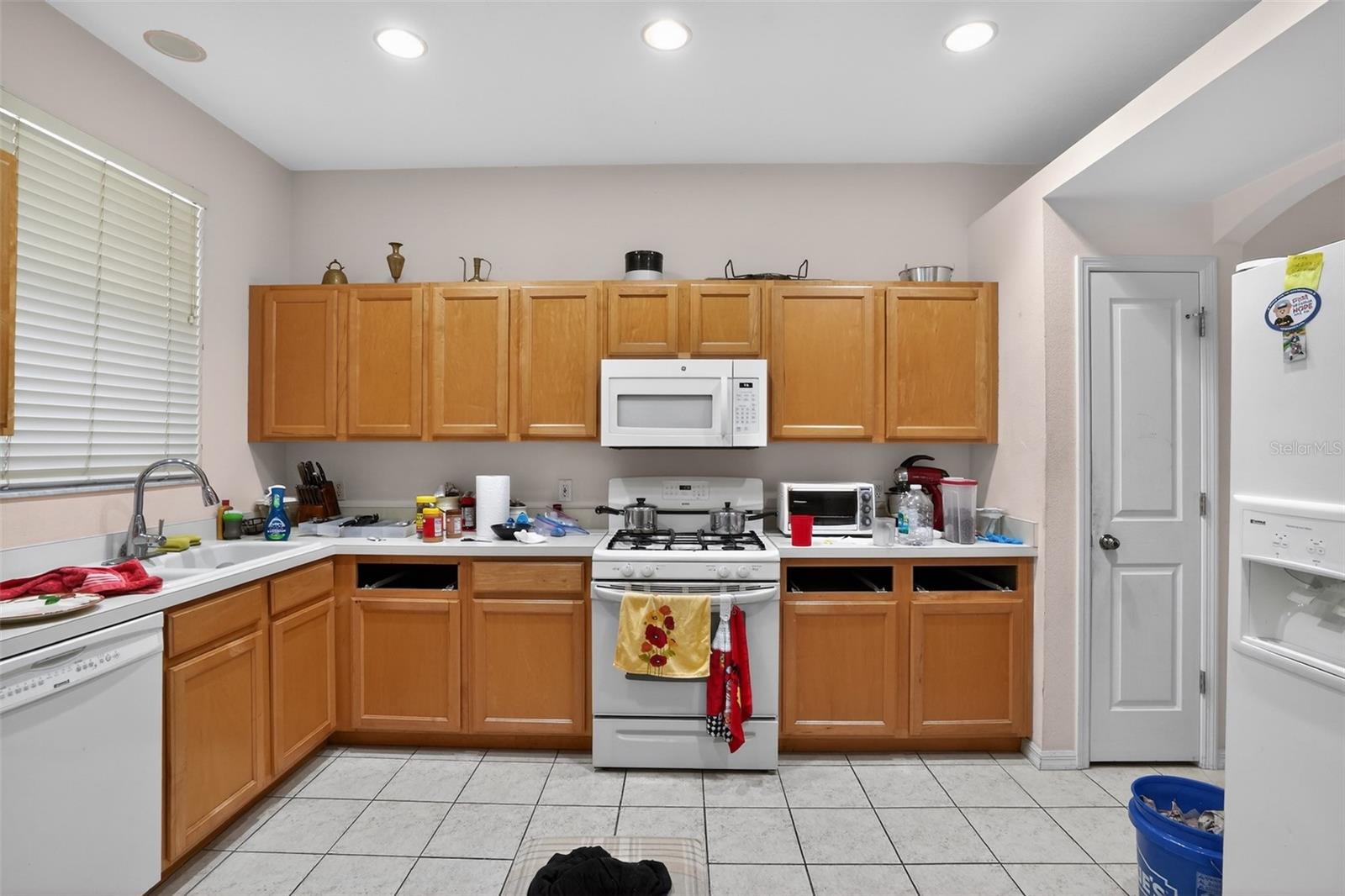 11226 PRIMROSE CIR, BRADENTON, FL — photo 24
