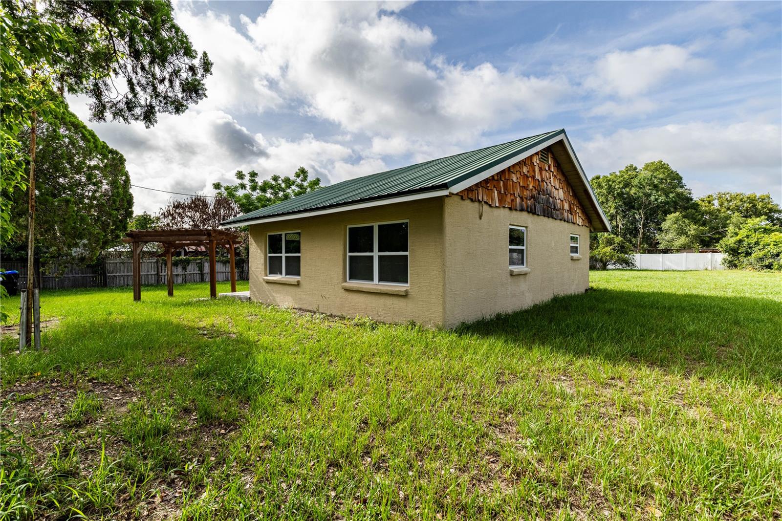 7020 SCOTT AVE, MOUNT DORA, FL