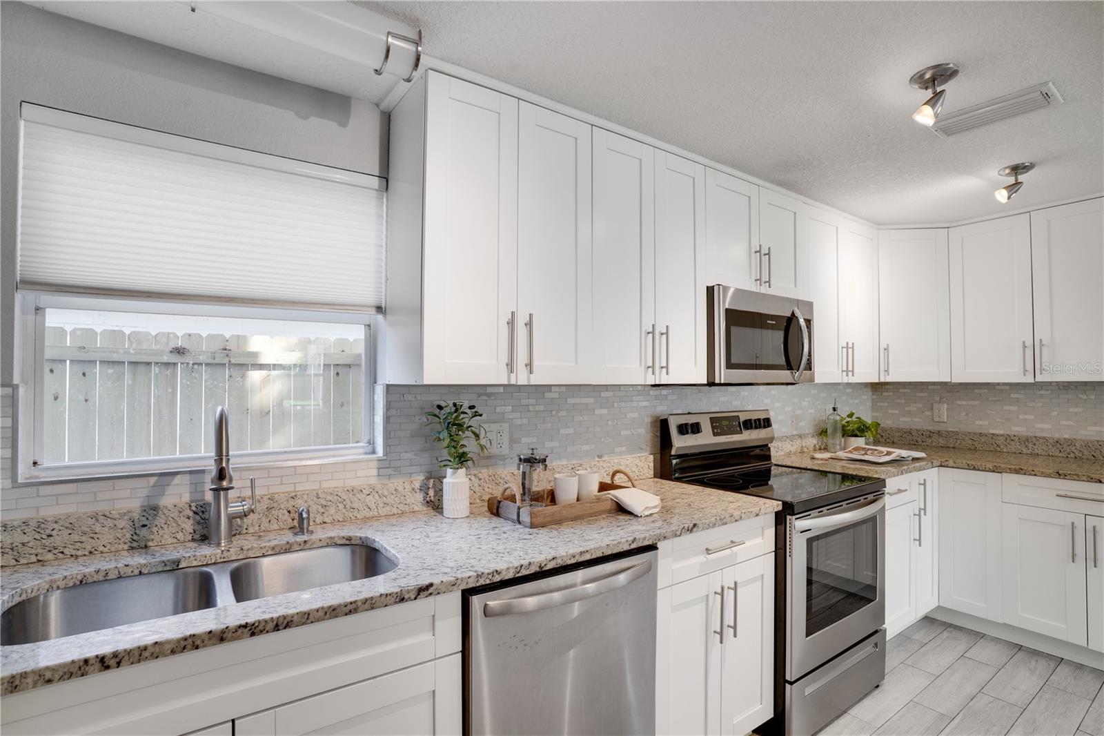 7991 24TH AVE N AVE N, ST PETERSBURG, FL — photo 13