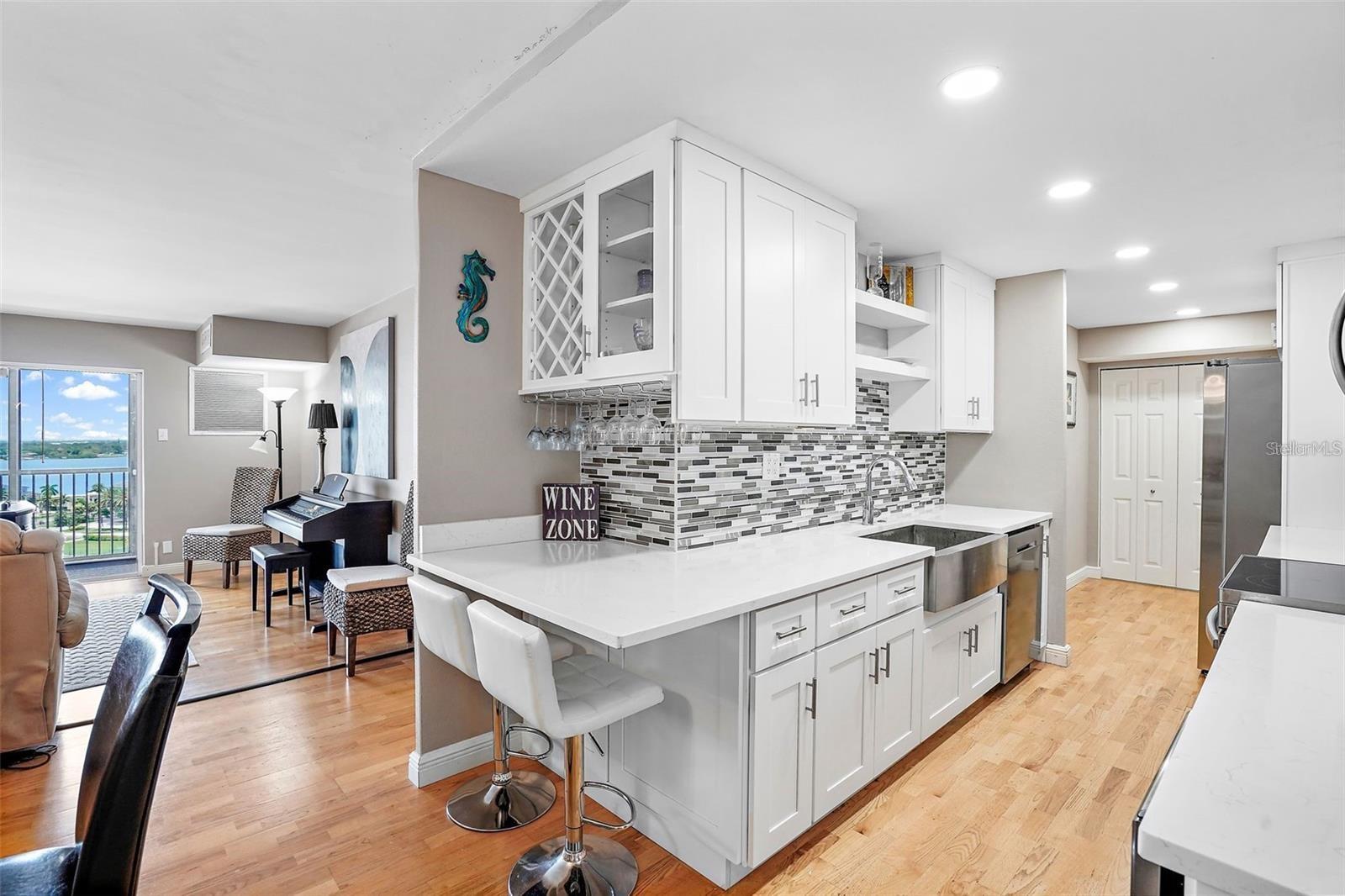 10355 PARADISE BLVD #1010-1011, ST PETERSBURG, FL — photo 4