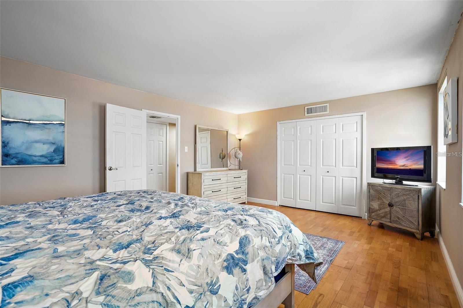 10355 PARADISE BLVD #1010-1011, ST PETERSBURG, FL — photo 16