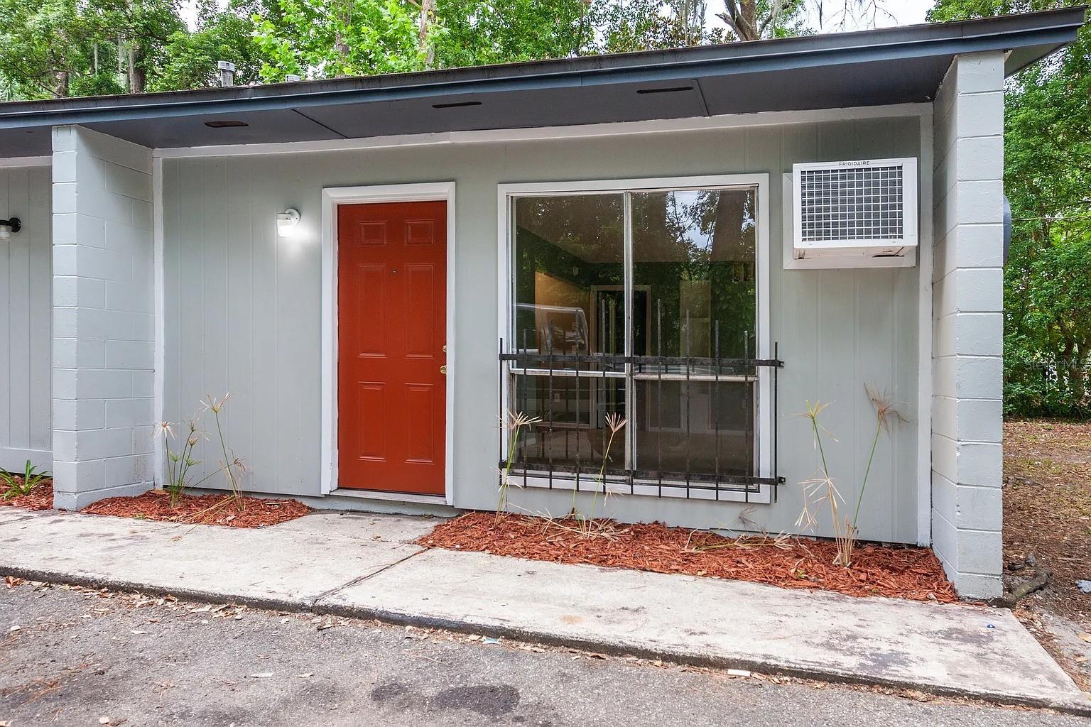409 NE 11TH ST, GAINESVILLE, FL — photo 2
