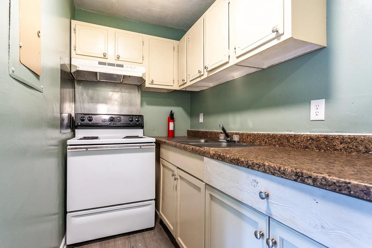 409 NE 11TH ST, GAINESVILLE, FL — photo 6