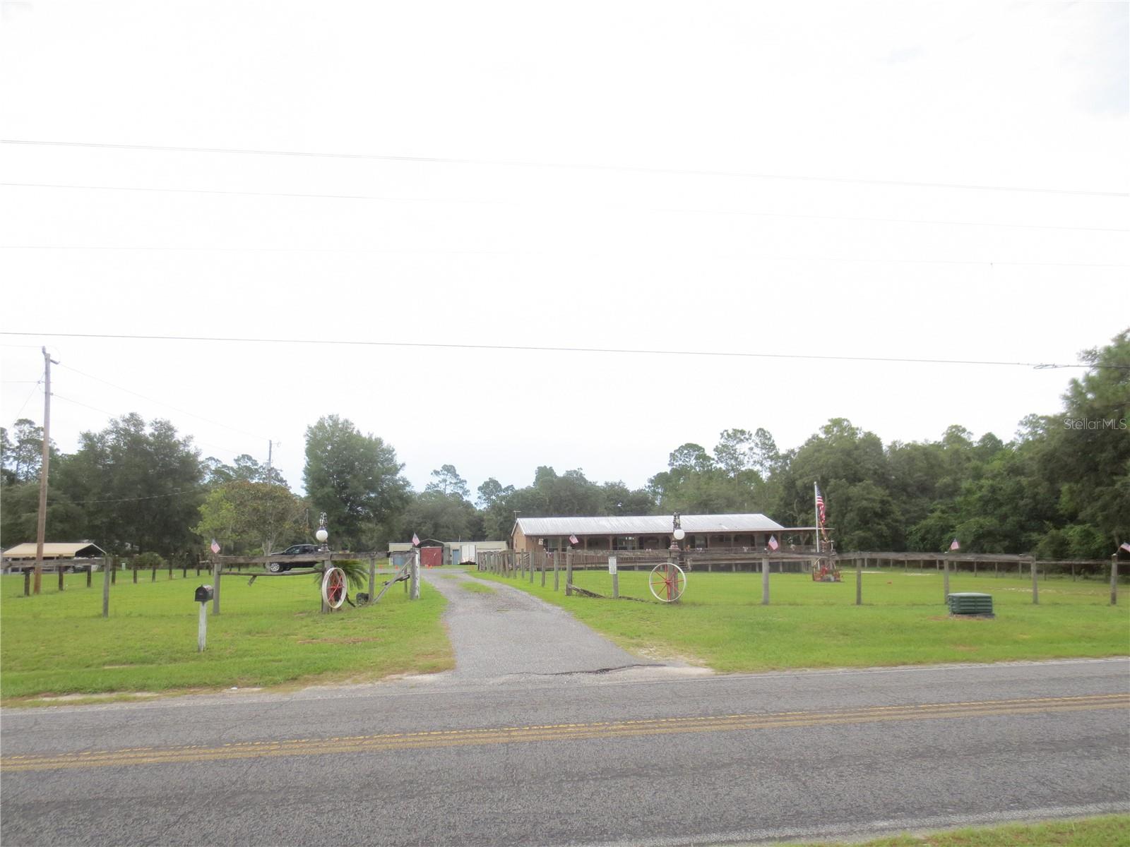 5995 SE 183RD AVENUE RD, OCKLAWAHA, FL — photo 2
