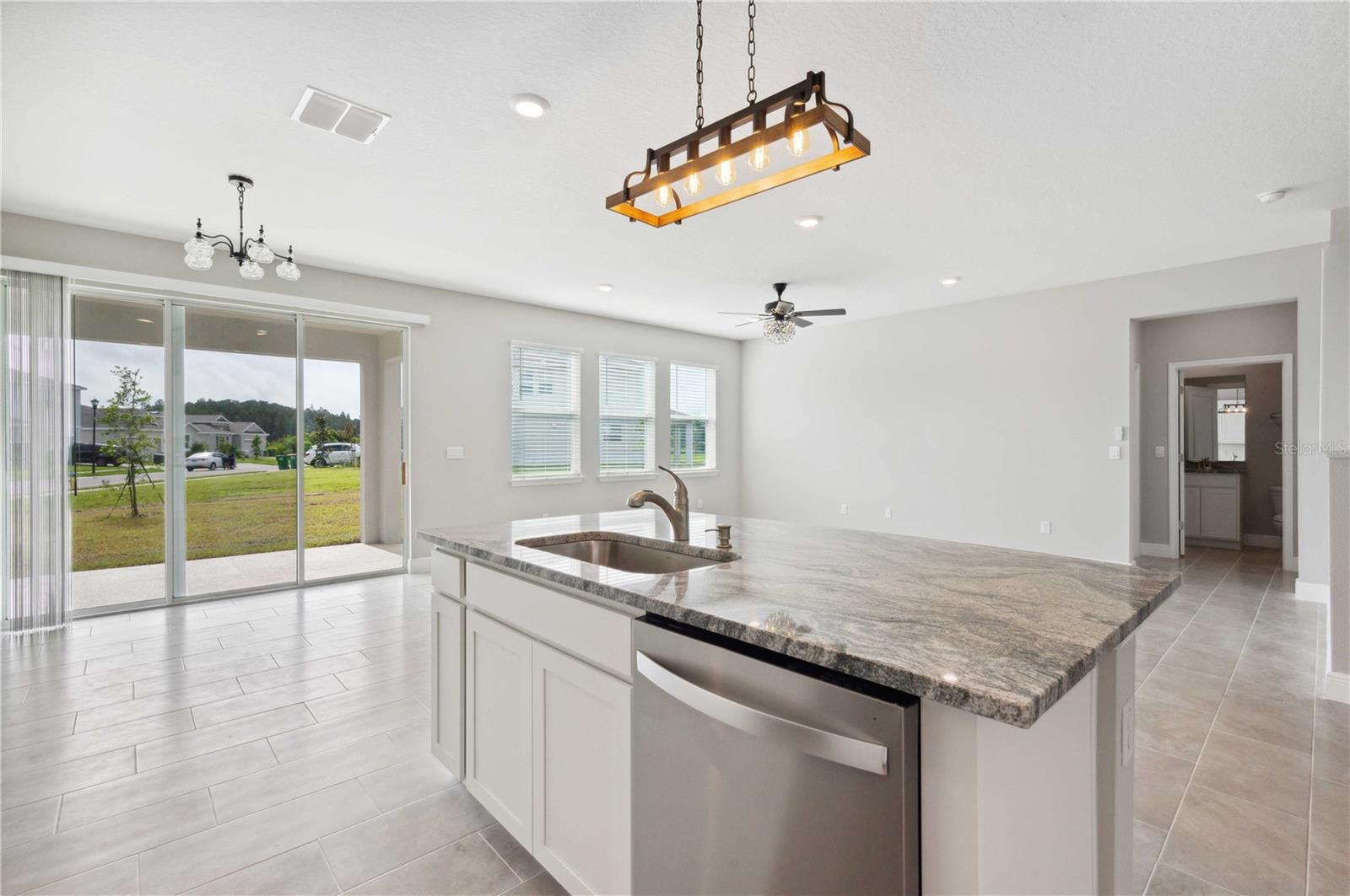 2560 WARREN ACRES BLVD, WESLEY CHAPEL, FL — photo 10