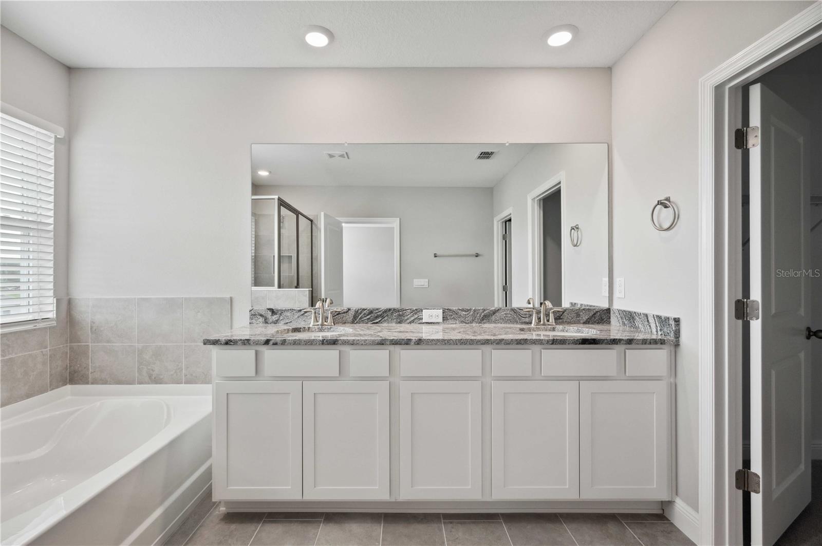 2560 WARREN ACRES BLVD, WESLEY CHAPEL, FL — photo 22