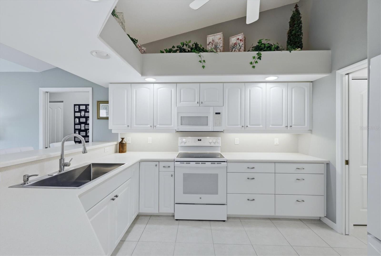 82 PINEHURST PL, ROTONDA WEST, FL — photo 18