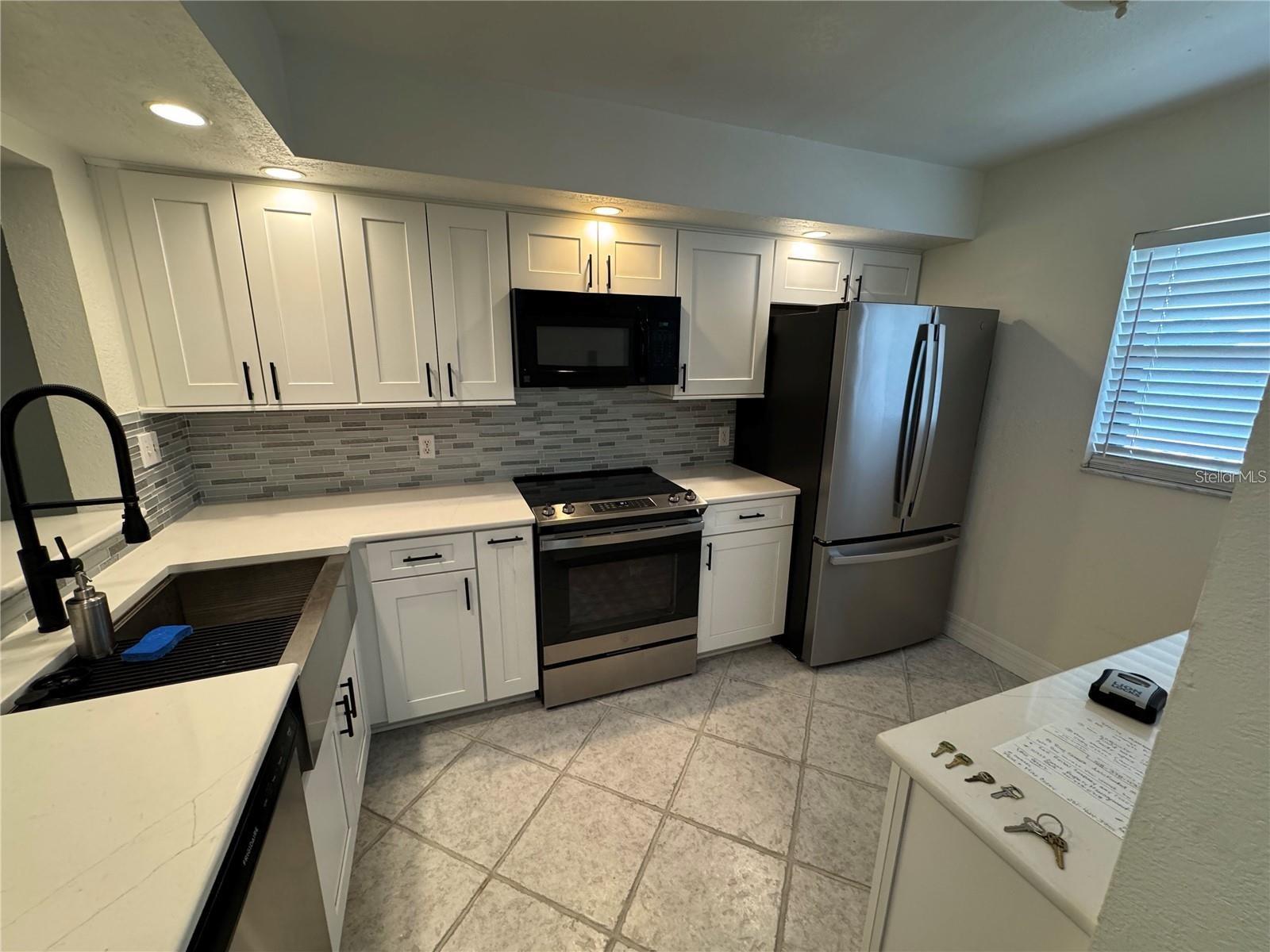 2275 S MCCALL RD #201, ENGLEWOOD, FL — photo 2